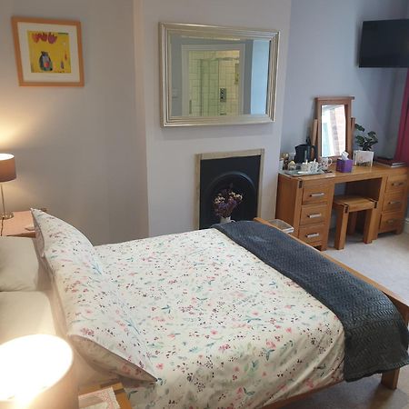Lyndene Bed and Breakfast Penistone Buitenkant foto